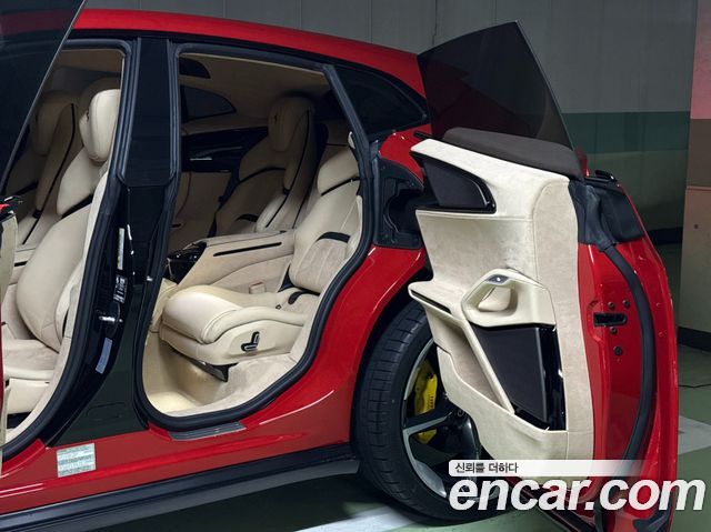 Ferrari Purosangue из Кореи Encar