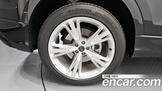 Audi Q8 45 TDI Quattro Premium — пробег 44 548 км