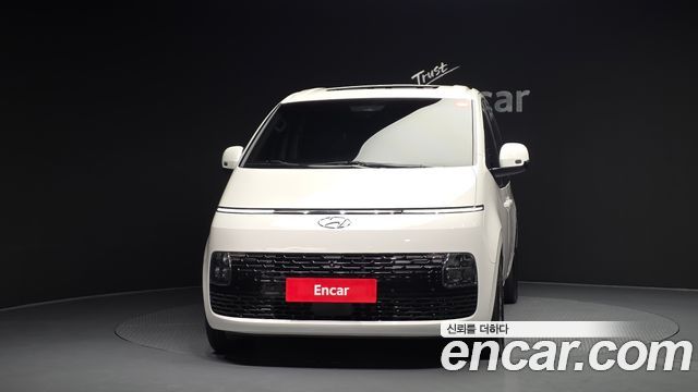 Hyundai Staria 4WD Tourer 11-Seater Modern — пробег 29 882 км