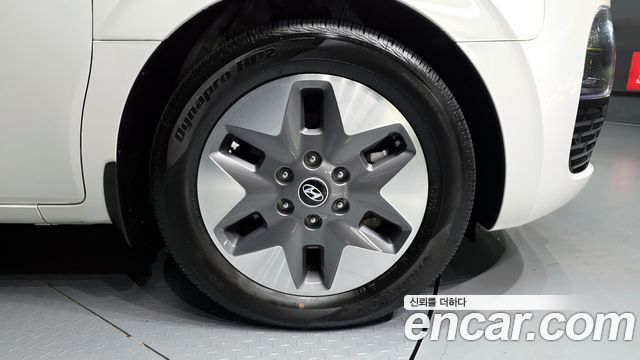 Hyundai Staria 4WD Tourer 11-Seater Modern — пробег 29 882 км