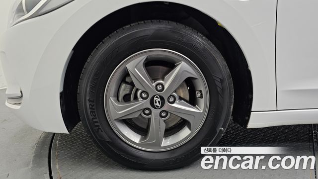 Hyundai AVANTE 1.6 GDI Smart — пробег 110 096 км