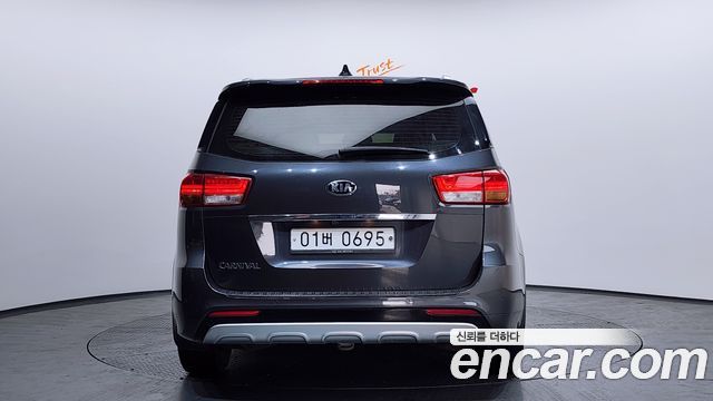 Kia Carnival из Кореи Encar