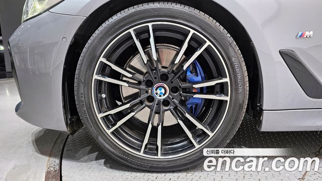 BMW 5-Series 520i M Sport — пробег 68 977 км — фото 5 из 5