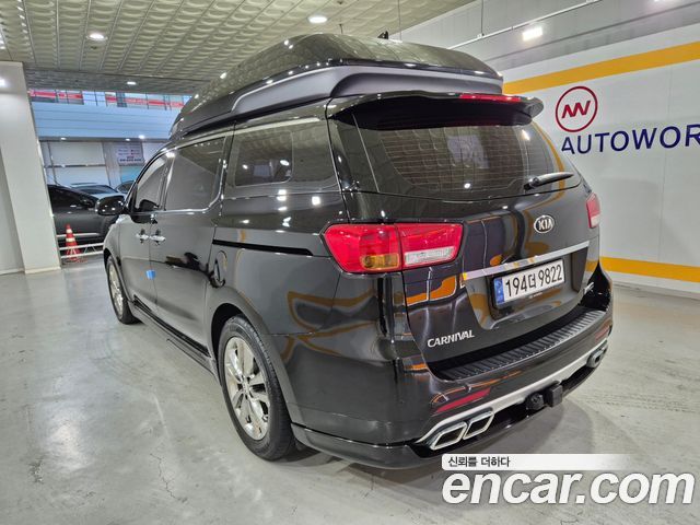 Kia Carnival 9-seater Hi-Limousine Noblesse — пробег 226 714 км — фото 5 из 5