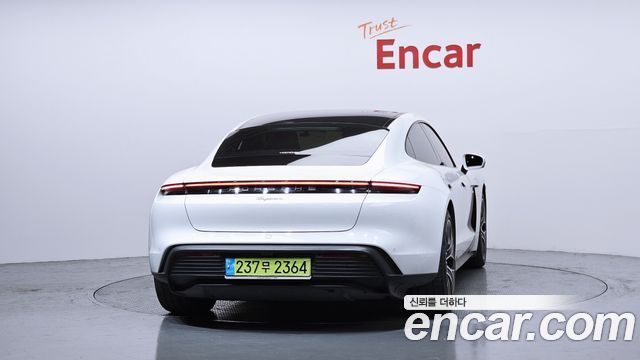 Porsche Taycan Base — пробег 57 502 км — фото 4 из 5