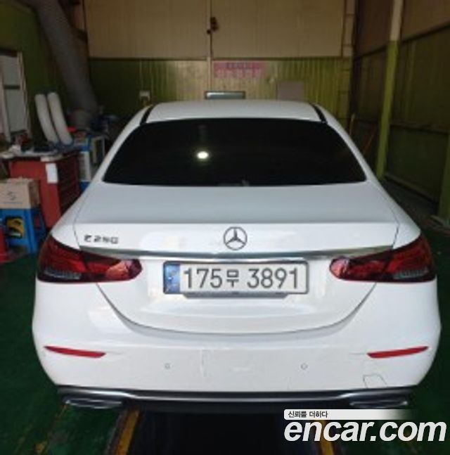 Mercedes-Benz E-Class из Кореи Encar