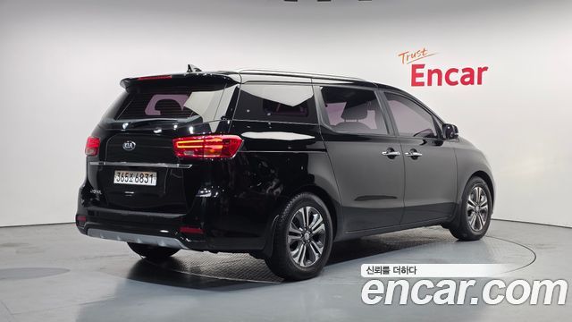 Kia Carnival из Кореи Encar