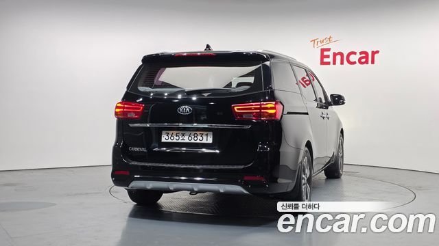 Kia Carnival из Кореи Encar