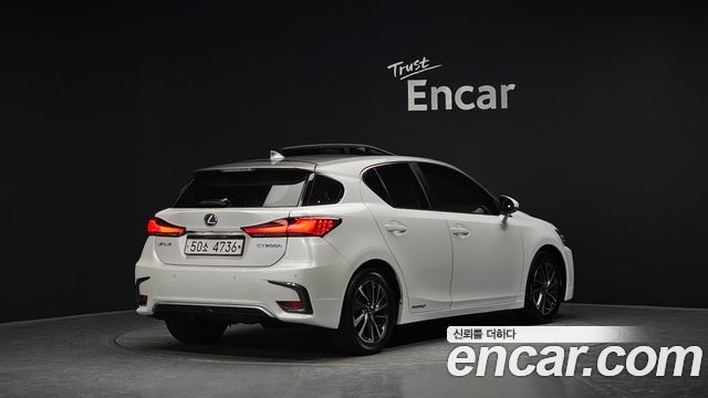 Lexus CT200h из Кореи Encar