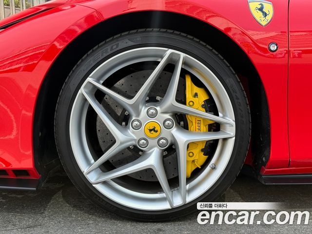 Ferrari F8 3.9 V8 — пробег 9550 км