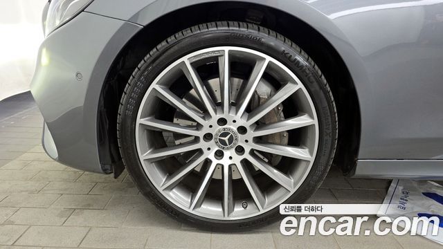 Mercedes-Benz E-Class E350 4MATIC AMG Line — пробег 115 320 км — фото 5 из 5