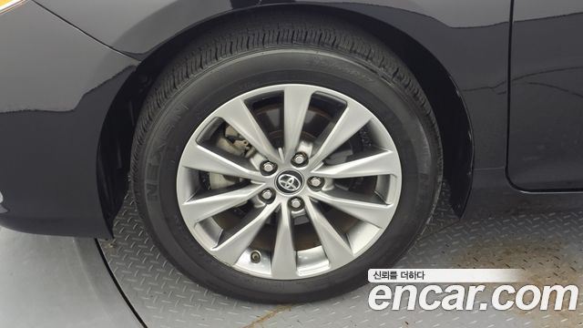 Toyota Camry 2.5 XLE — пробег 87 780 км