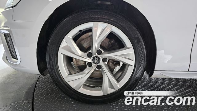 Audi A4 из Кореи Encar