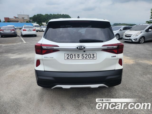 Kia Seltos из Кореи Encar