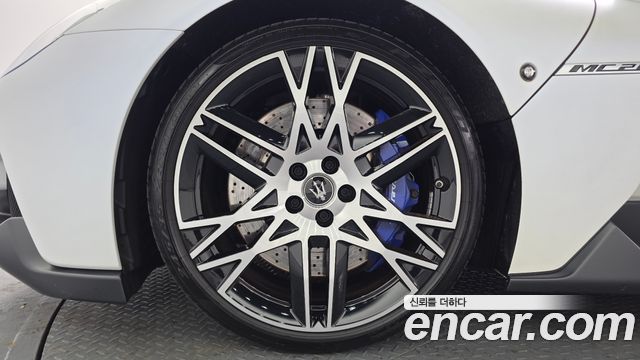 Maserati MC20 из Кореи Encar
