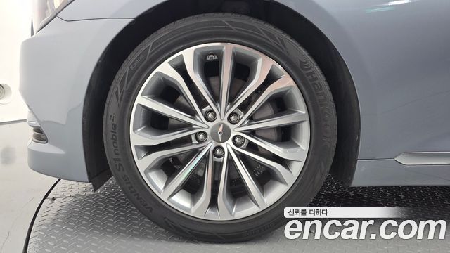 Hyundai Genesis из Кореи Encar