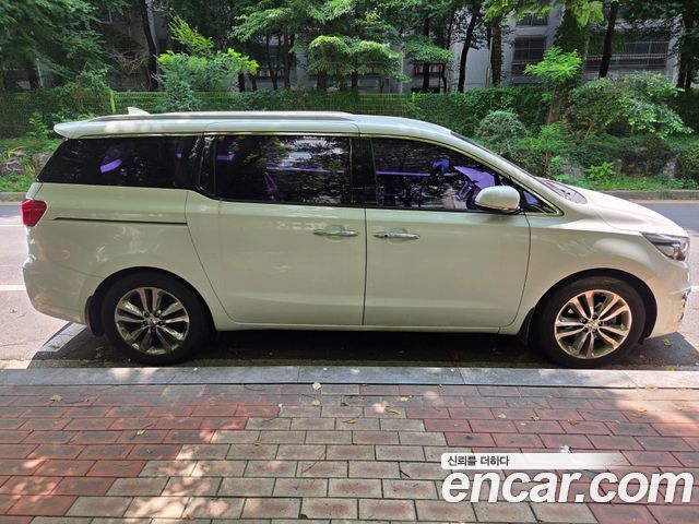 Kia Carnival из Кореи Encar