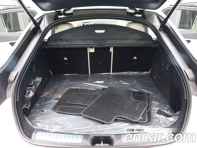 Mercedes-Benz GLC-Class GLC300 4MATIC Coupe — пробег 17176 км