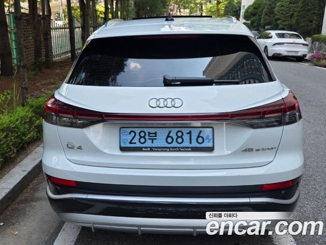Audi Q4 e-tron 40 Premium — пробег 31 000 км — фото 5 из 5