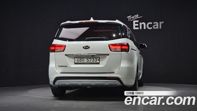 Kia Carnival из Кореи Encar