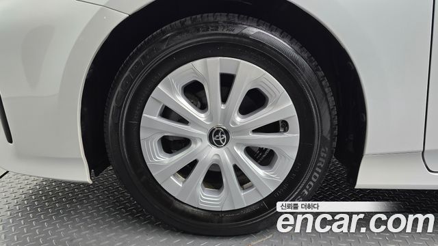 Toyota Prius 1.8 — пробег 93 537 км — фото 5 из 5