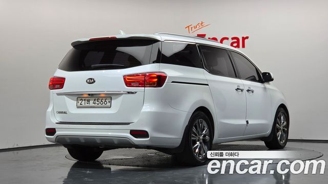 Kia Carnival из Кореи Encar