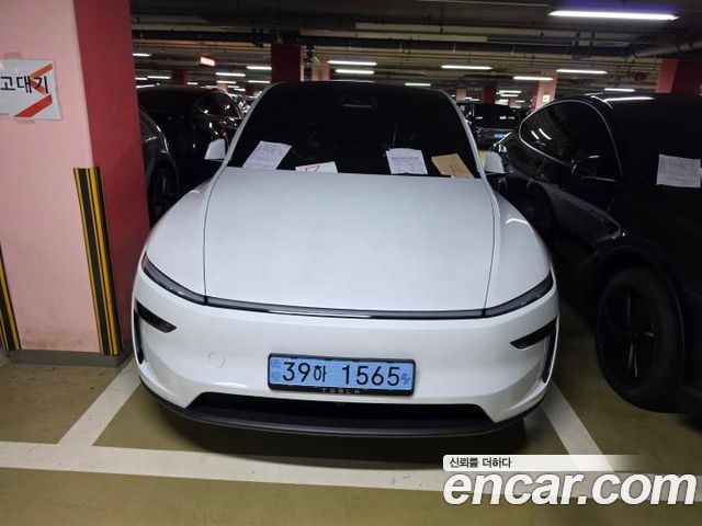 Tesla Model Y Premium RWD — пробег 5 км — фото 5 из 5