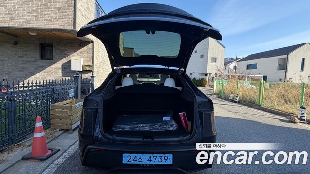 Tesla Model Y Premium RWD — пробег 1 200 км — фото 4 из 5