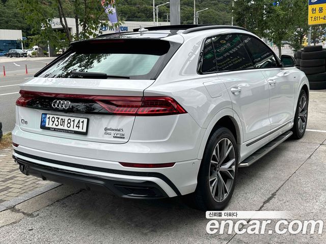 Audi Q8 55 TFSI Quattro Premium — пробег 40 000 км