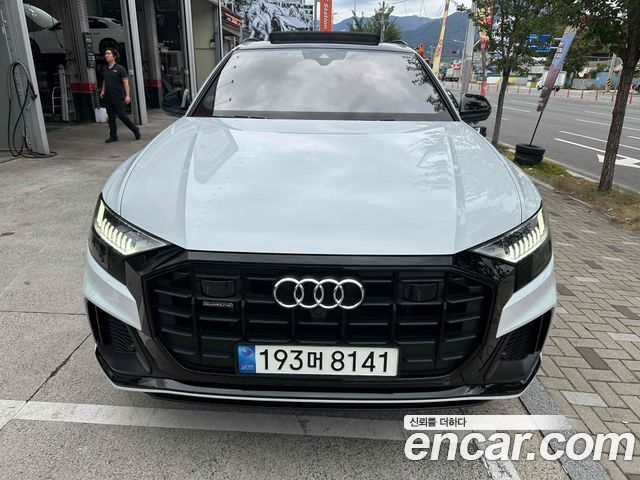 Audi Q8 55 TFSI Quattro Premium — пробег 40 000 км