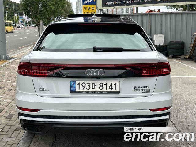 Audi Q8 55 TFSI Quattro Premium — пробег 40 000 км