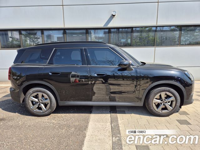 Mini Countryman ALL4 Essential — пробег 2 339 км — фото 5 из 5