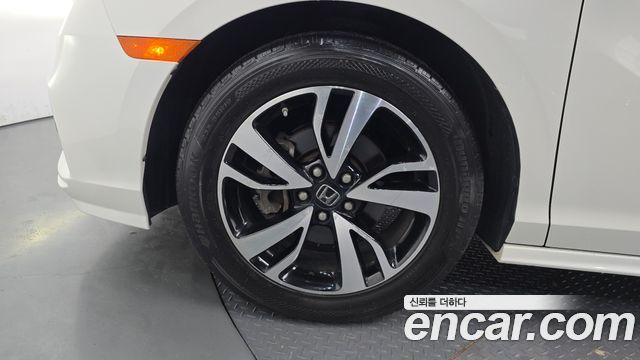 Honda Odyssey 3.5 5th 2018 — пробег 114 073 км