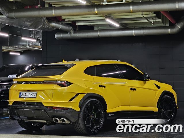 Lamborghini Urus из Кореи Encar