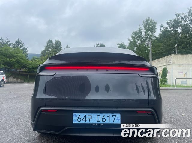 Tesla Model Y Premium RWD — пробег 1 000 км — фото 5 из 5
