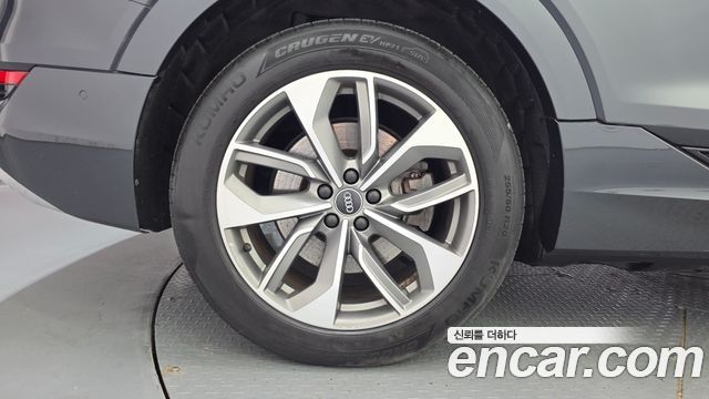 Audi e-tron 55 Quattro — пробег 101 219 км