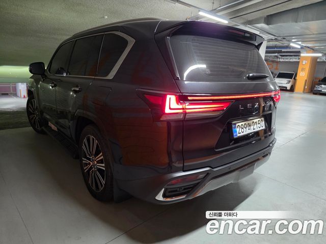 Lexus LX 700h Luxury — пробег 10 км — фото 5 из 5