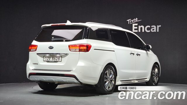 Kia Carnival 9-Seater Noblesse Special — пробег 157 454 км — фото 2 из 5