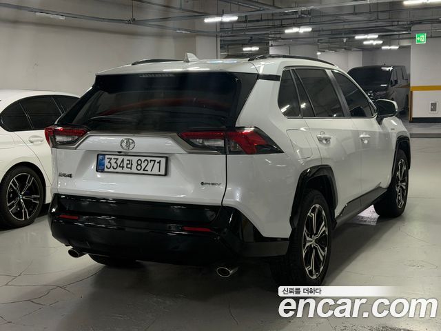 Toyota RAV4 2.5 4WD PHEV XSE — пробег 5 250 км — фото 4 из 5