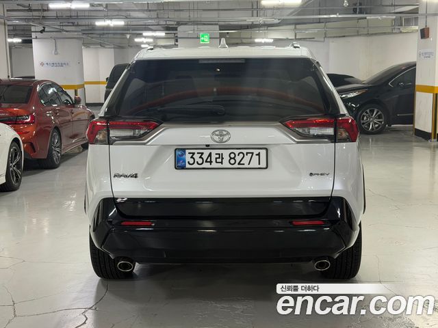 Toyota RAV4 2.5 4WD PHEV XSE — пробег 5 250 км — фото 5 из 5