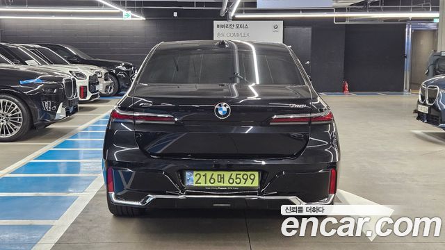 BMW 7-Series 740i xDrive M Sport — пробег 19 000 км — фото 4 из 5
