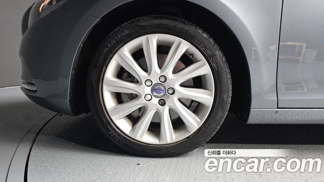 Volvo V40 из Кореи Encar