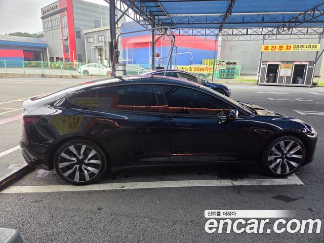 Tesla Model 3 RWD — пробег 29 950 км
