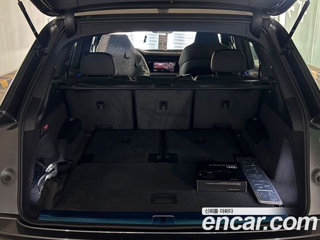 Audi Q7 50 TDI Quattro Premium — пробег 9 км