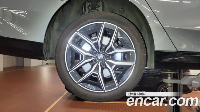 BMW 5-Series 520i M Sport — пробег 12 626 км