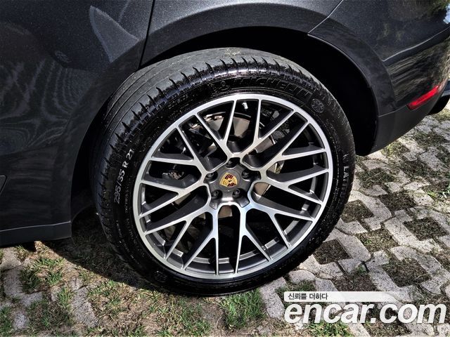 Porsche Macan 2.0 95B — пробег 22 800 км