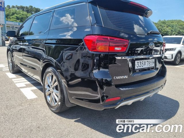 Kia Carnival из Кореи Encar