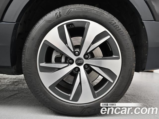 Audi Q8 e-tron из Кореи Encar