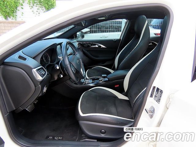 Infiniti Q30 из Кореи Encar