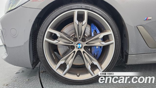 BMW 5-Series M550i xDrive — пробег 50 563 км — фото 5 из 5